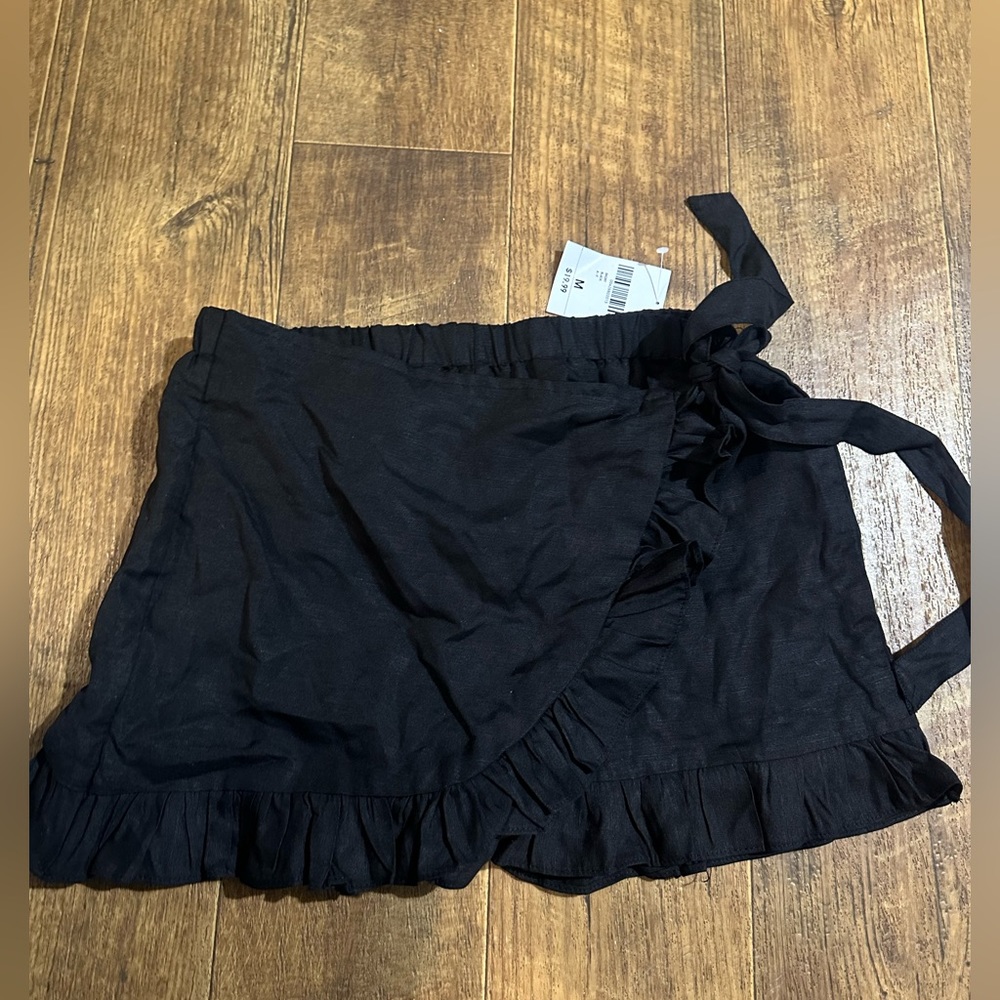 NWT Forever 21 Black Skort M